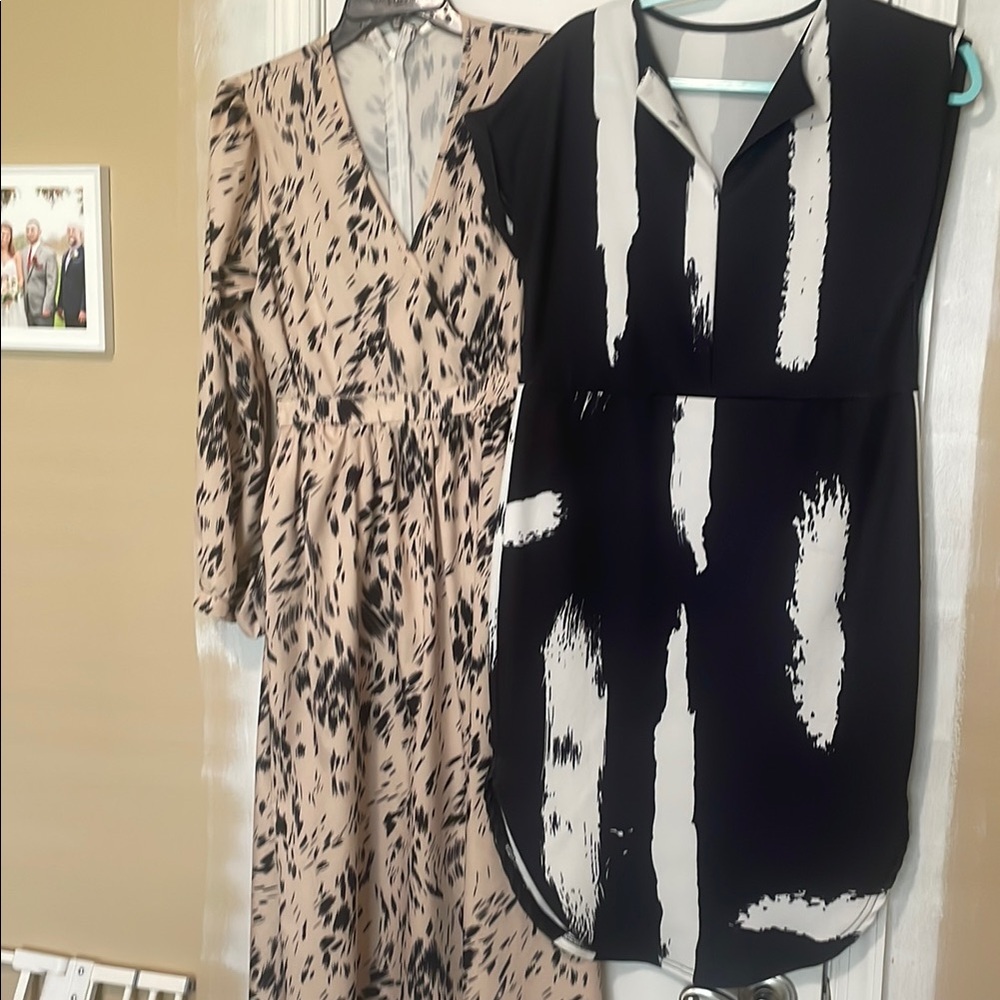SHEIN Tan and Black Sleeveless V-Neck